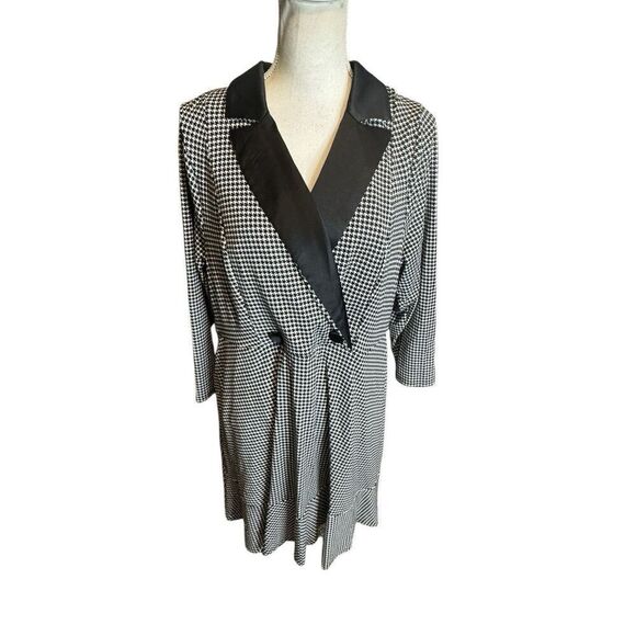 torrid Dresses & Skirts - Torrid Houndstooth Tuxedo Black Dress White Print Size 16 Satin Collar Fit Flare